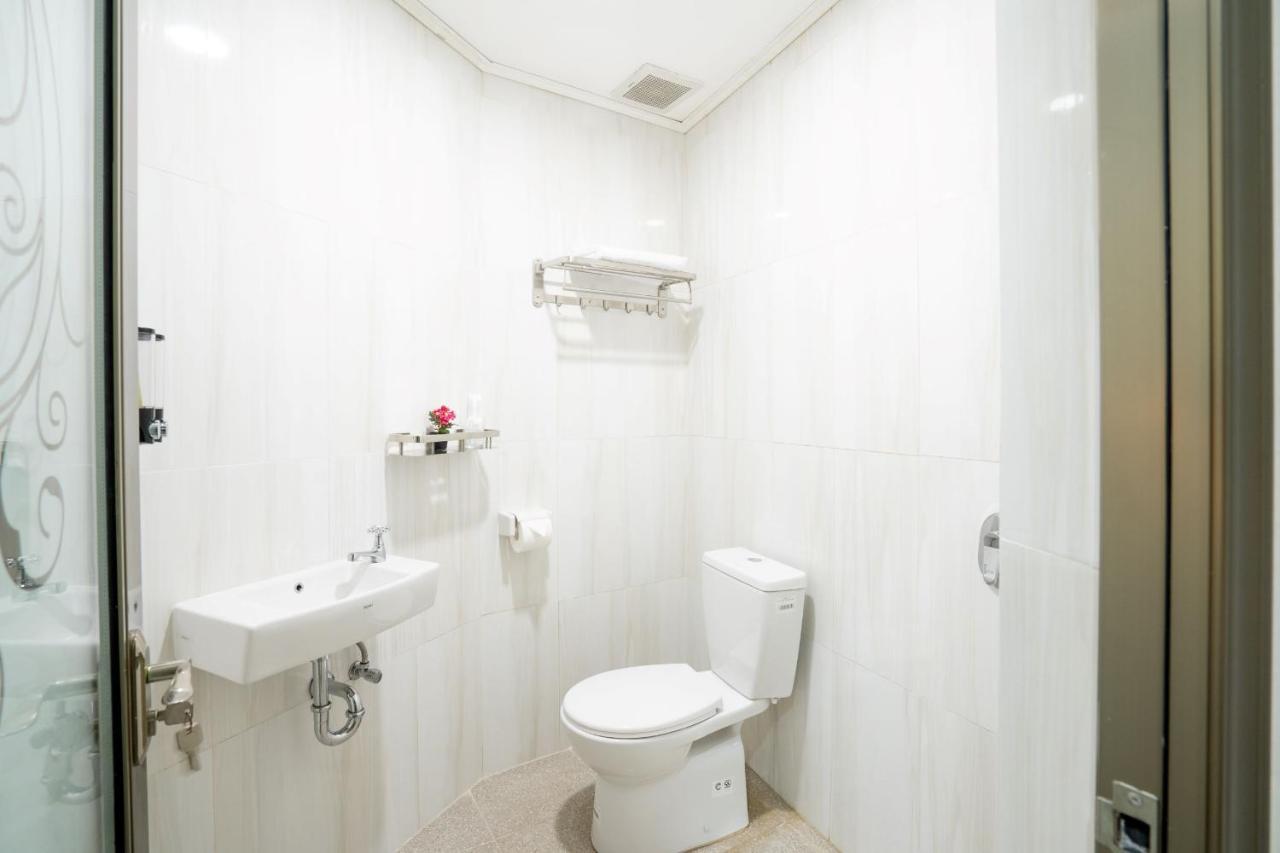 Oki Taru Residence Kuta Lombok Buitenkant foto